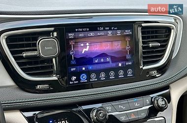 Минивэн Chrysler Pacifica 2017 в Киеве