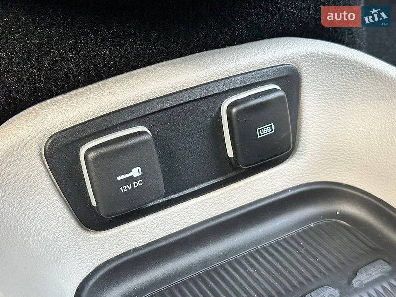 Минивэн Chrysler Pacifica 2017 в Киеве