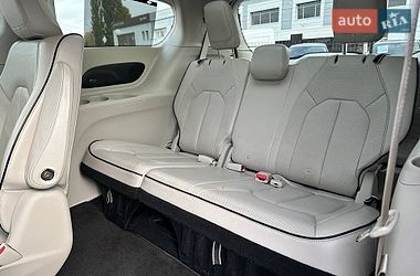Минивэн Chrysler Pacifica 2017 в Киеве
