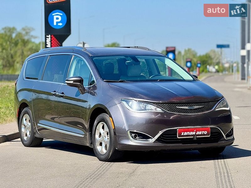 Внедорожник / Кроссовер Chrysler Pacifica 2018 в Киеве