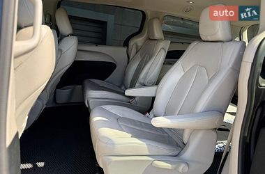 Внедорожник / Кроссовер Chrysler Pacifica 2018 в Киеве