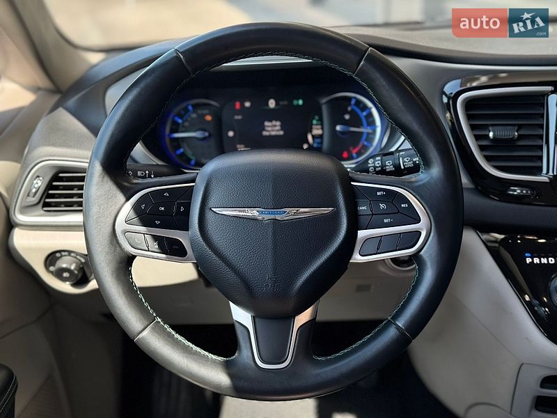 Внедорожник / Кроссовер Chrysler Pacifica 2018 в Киеве