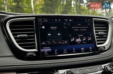Мінівен Chrysler Pacifica 2022 в Львові