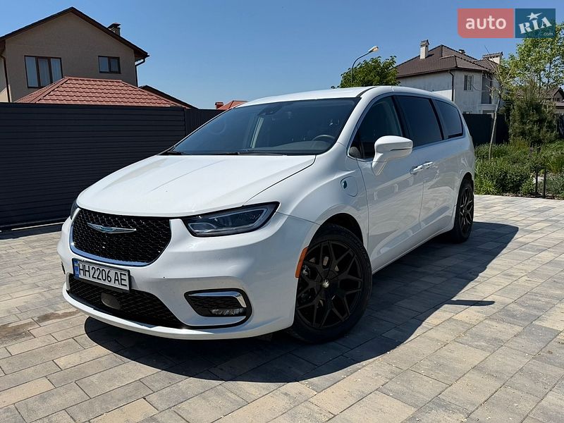 Минивэн Chrysler Pacifica 2022 в Одессе