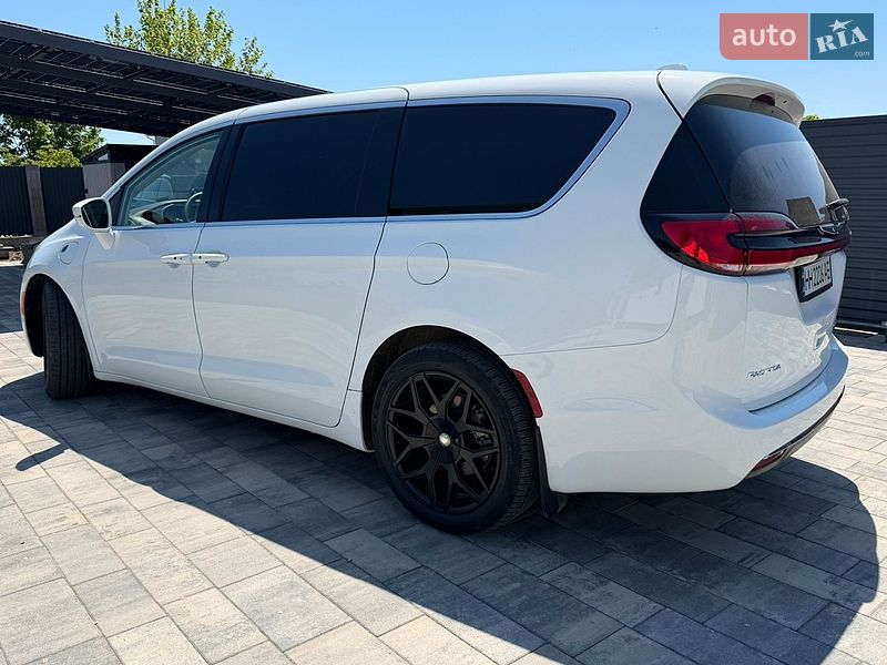 Минивэн Chrysler Pacifica 2022 в Одессе