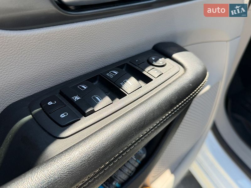 Минивэн Chrysler Pacifica 2022 в Одессе