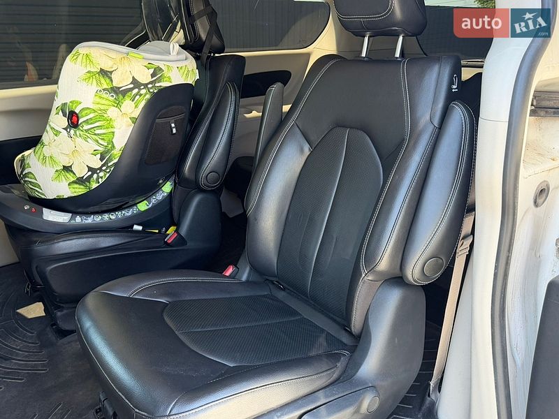 Минивэн Chrysler Pacifica 2022 в Одессе