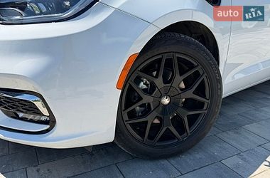 Минивэн Chrysler Pacifica 2022 в Одессе