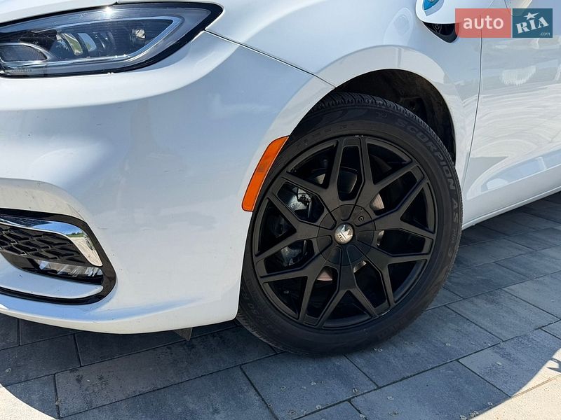 Минивэн Chrysler Pacifica 2022 в Одессе
