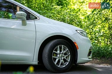 Минивэн Chrysler Pacifica 2021 в Киеве