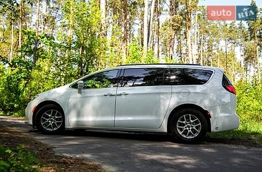 Минивэн Chrysler Pacifica 2021 в Киеве