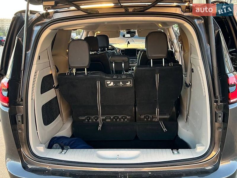 Мінівен Chrysler Pacifica 2021 в Харкові