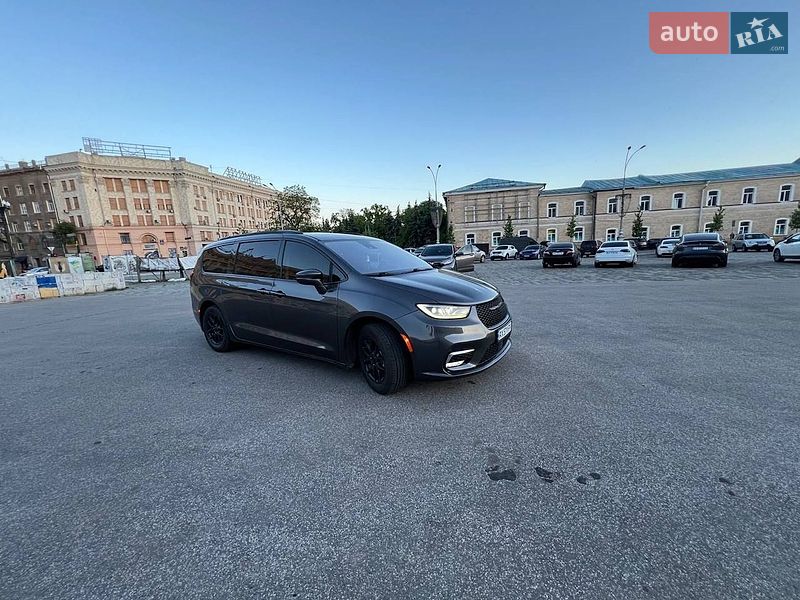 Мінівен Chrysler Pacifica 2021 в Харкові