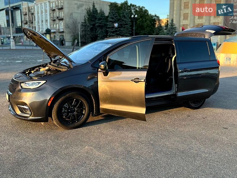 Мінівен Chrysler Pacifica 2021 в Харкові