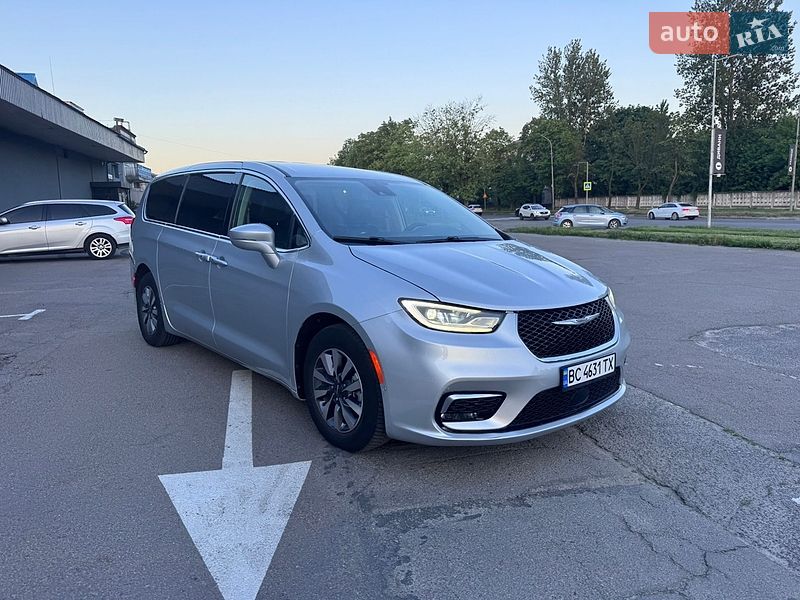 Мінівен Chrysler Pacifica 2022 в Львові
