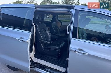 Мінівен Chrysler Pacifica 2022 в Львові