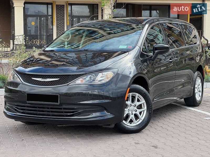 Мінівен Chrysler Pacifica 2016 в Києві
