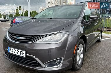 chrysler pacifica 2017 в Харків від професійного продавця Влад