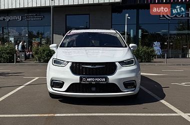 Мінівен Chrysler Pacifica 2021 в Києві