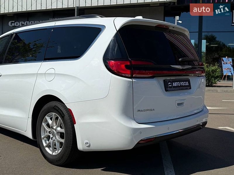 Мінівен Chrysler Pacifica 2021 в Києві