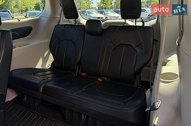Мінівен Chrysler Pacifica 2021 в Києві
