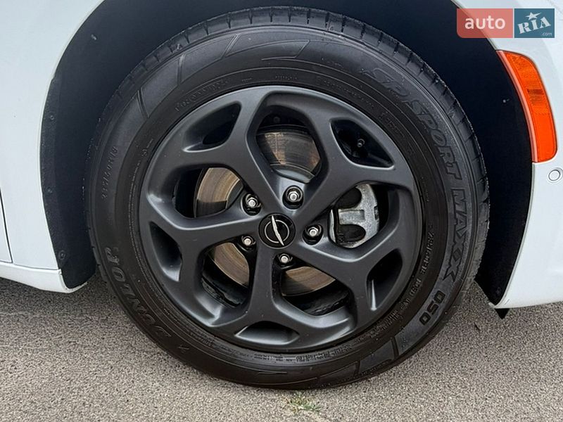 Універсал Chrysler Pacifica 2020 в Києві