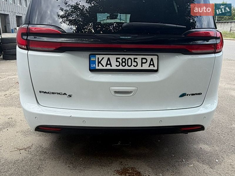 Універсал Chrysler Pacifica 2020 в Києві