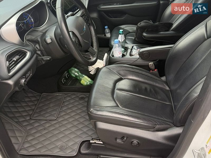 Універсал Chrysler Pacifica 2020 в Києві