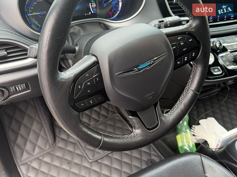 Універсал Chrysler Pacifica 2020 в Києві