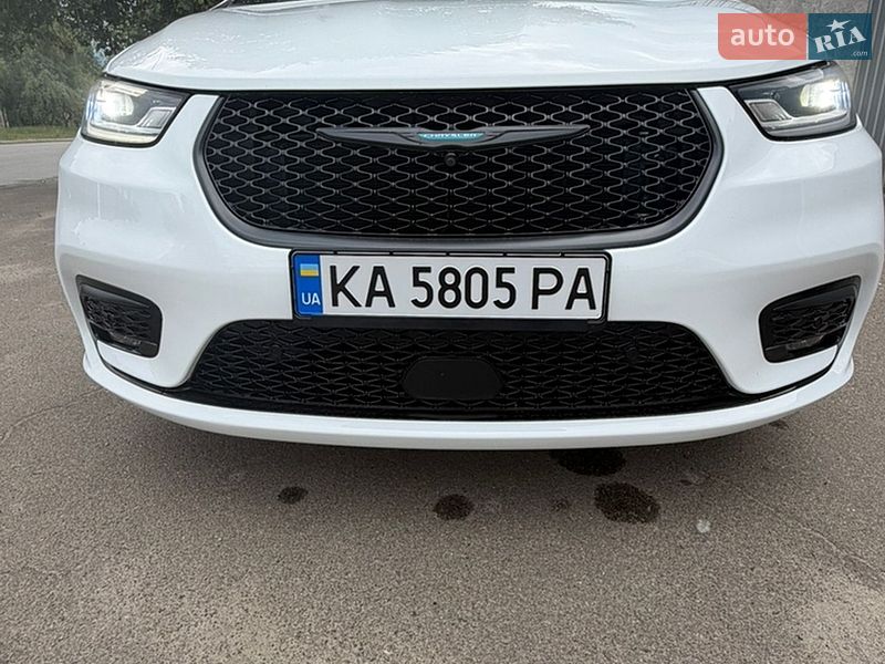 Універсал Chrysler Pacifica 2020 в Києві