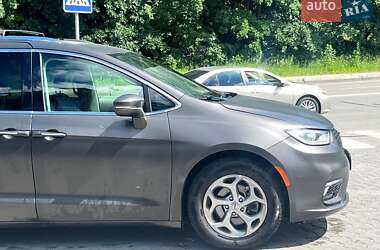 Минивэн Chrysler Pacifica 2021 в Киеве