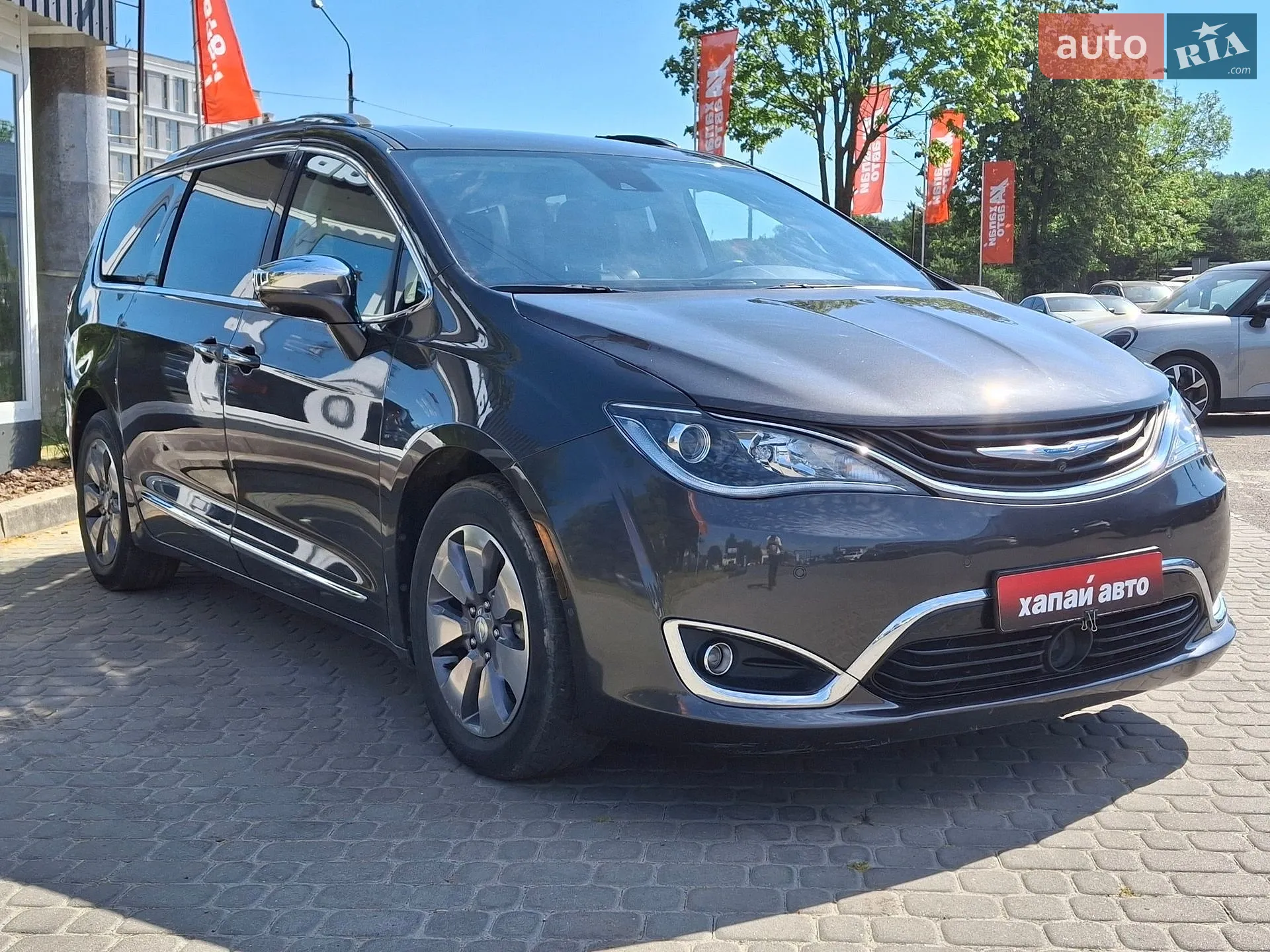 2018 Chrysler Pacifica - мініатюра 2