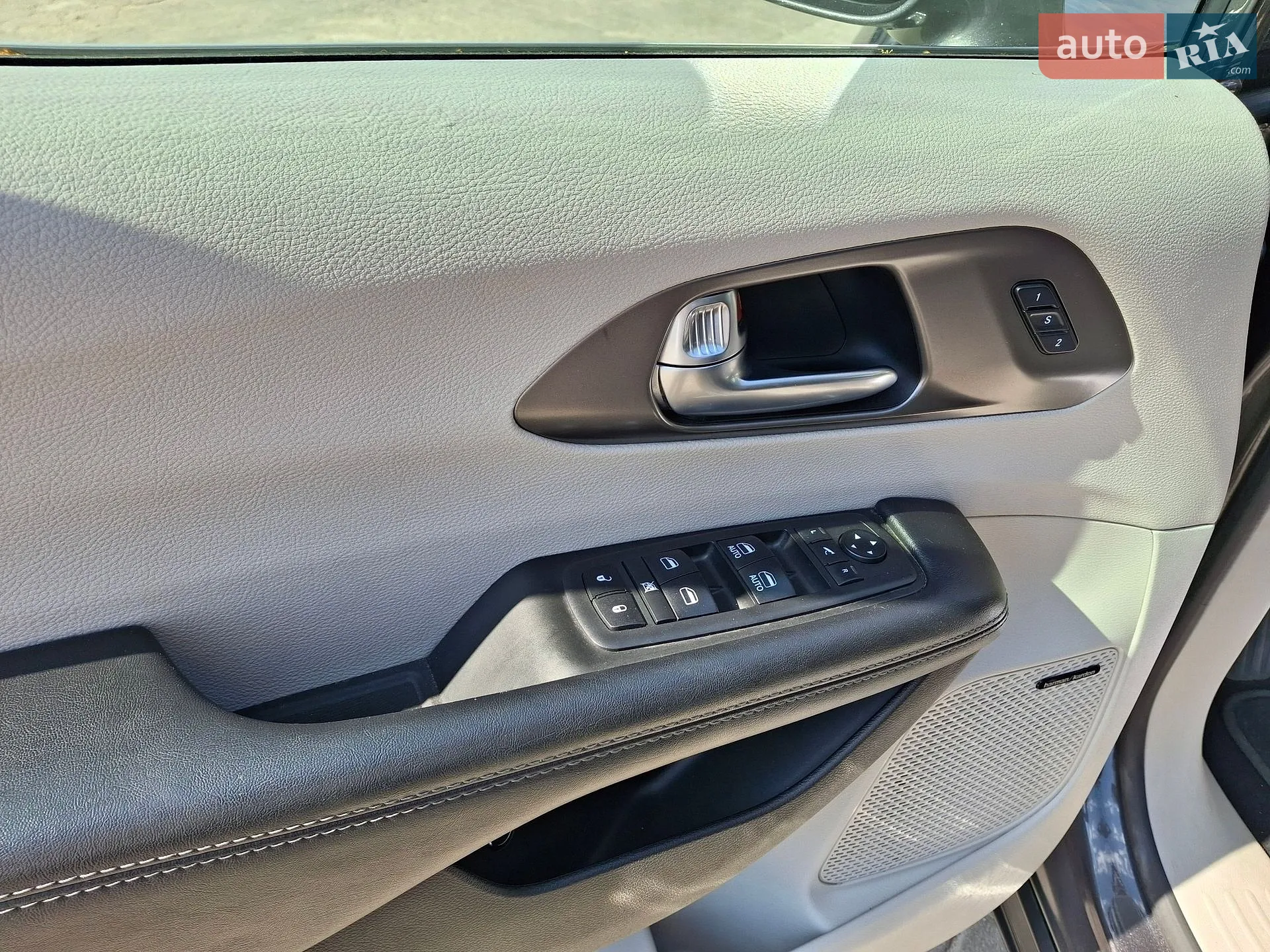 2018 Chrysler Pacifica - мініатюра 9