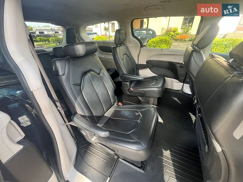 Минивэн Chrysler Pacifica 2021 в Стрые