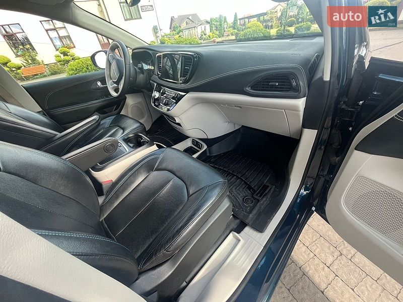 Минивэн Chrysler Pacifica 2021 в Стрые