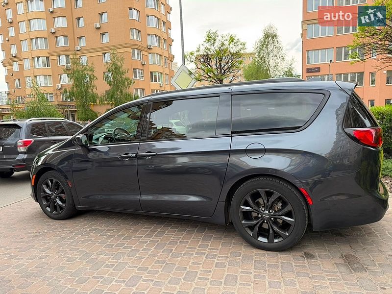 Минивэн Chrysler Pacifica 2019 в Киеве фото 2 Минивэн Chrysler Pacifica 2019 в Киеве