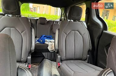Минивэн Chrysler Pacifica 2019 в Киеве фото 6 Минивэн Chrysler Pacifica 2019 в Киеве