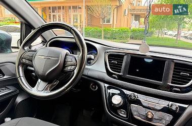 Минивэн Chrysler Pacifica 2019 в Киеве фото 7 Минивэн Chrysler Pacifica 2019 в Киеве