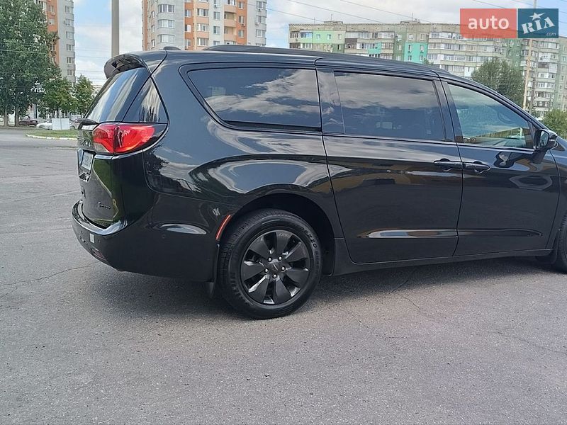 Минивэн Chrysler Pacifica 2019 в Полтаве