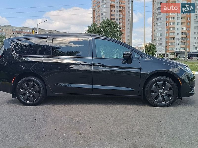 Минивэн Chrysler Pacifica 2019 в Полтаве