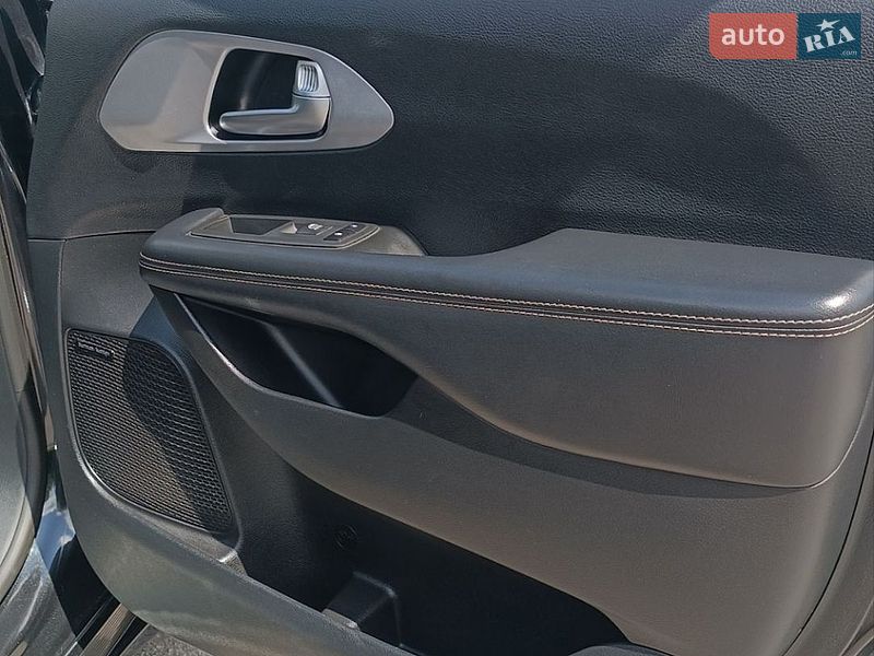 Минивэн Chrysler Pacifica 2019 в Полтаве