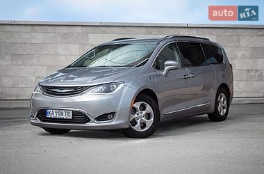 Минивэн Chrysler Pacifica 2019 в Киеве