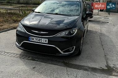 Универсал Chrysler Pacifica 2019 в Ровно фото 10 Универсал Chrysler Pacifica 2019 в Ровно