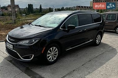 Универсал Chrysler Pacifica 2019 в Ровно фото 2 Универсал Chrysler Pacifica 2019 в Ровно