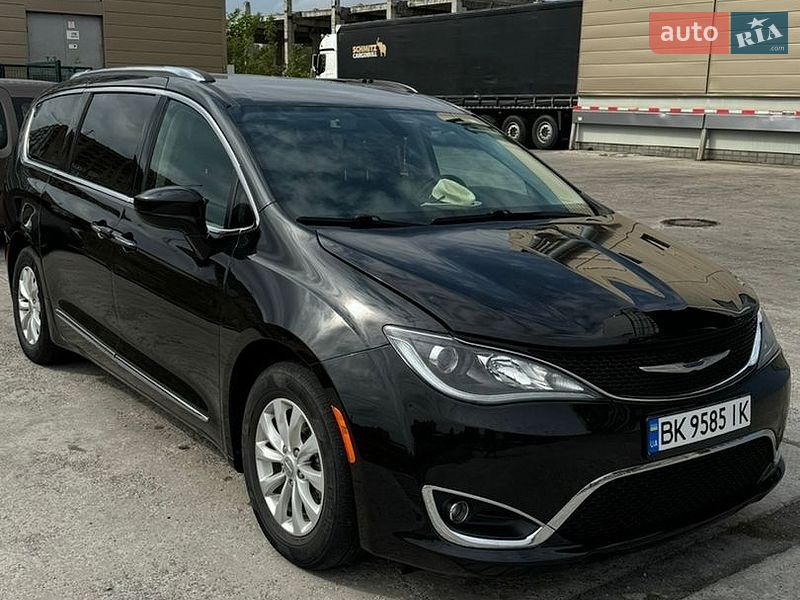 Универсал Chrysler Pacifica 2019 в Ровно фото Универсал Chrysler Pacifica 2019 в Ровно