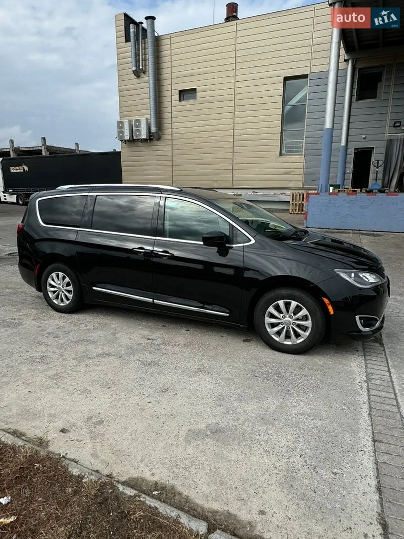 2019 Chrysler Pacifica - мініатюра 3