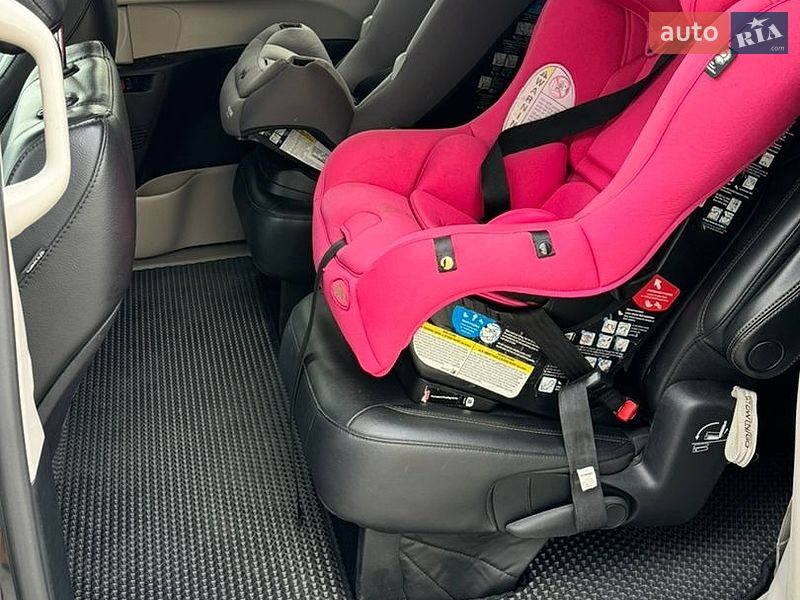 Універсал Chrysler Pacifica 2019 в Рівному