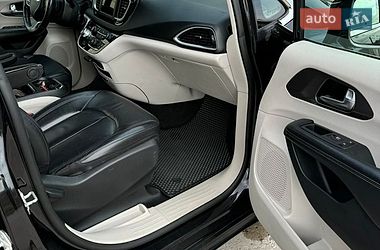 Універсал Chrysler Pacifica 2019 в Рівному