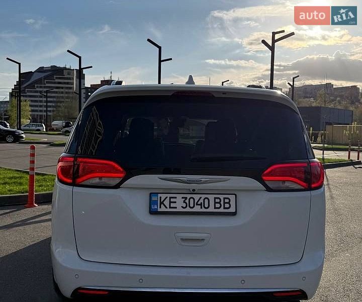 Універсал Chrysler Pacifica 2018 в Дніпрі фото 18 Універсал Chrysler Pacifica 2018 в Дніпрі