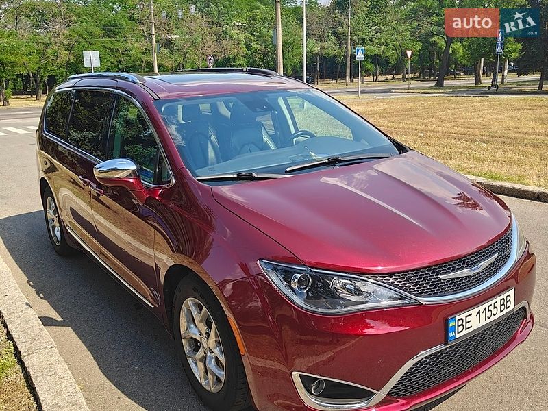 Минивэн Chrysler Pacifica 2018 в Николаеве